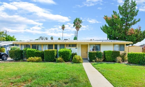 Take A Look At This Beautiful Home in Reseda, CA!
